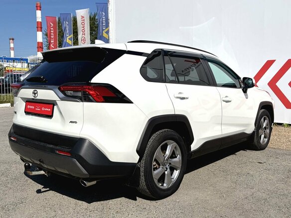 2020 Toyota RAV4 V (XA50), белый, 3120000 рублей - вид 5