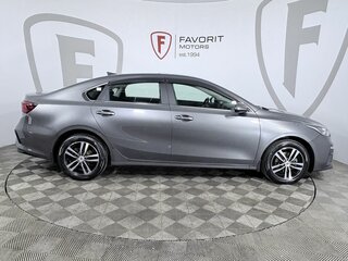2021 Kia Cerato IV, серый, 1934000 рублей, вид 4