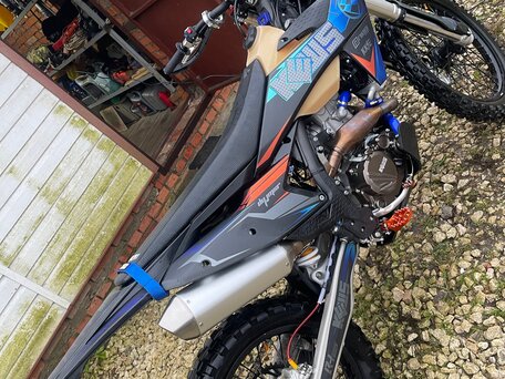 2024 KTM 300 EXC, синий, 220000 рублей, вид 2
