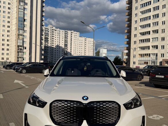 2025 BMW iX1 xDrive 30L, белый, 3194292 рублей - вид 1