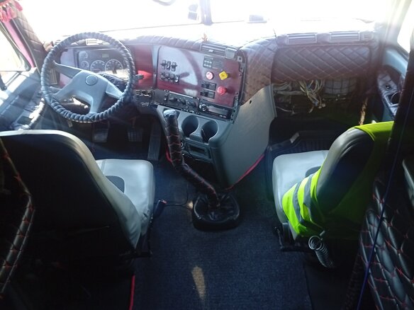 2003 Freightliner Columbia, фиолетовый, 2450000 рублей - вид 11