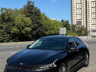 2021 Kia K5 III, чёрный, 2600000 рублей, вид 1