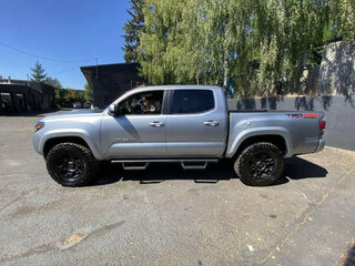 2023 Toyota Tacoma III, серый, 8996996 рублей, вид 2