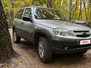 2015 Chevrolet Niva I Рестайлинг, серебристый, 600000 рублей, вид 4