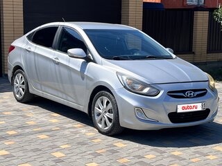 2012 Hyundai Solaris I, серебристый, 599999 рублей, вид 3