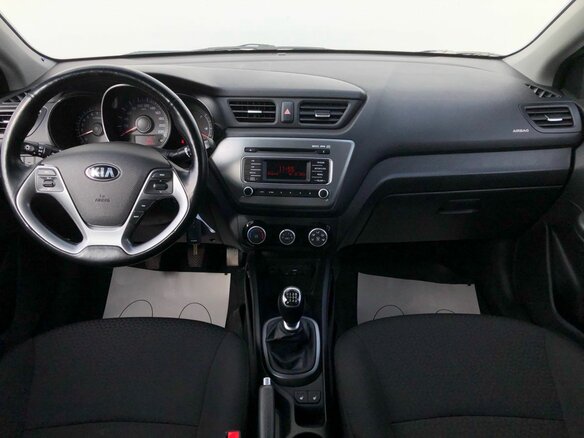2016 Kia Rio III Рестайлинг, белый, 1315000 рублей - вид 9