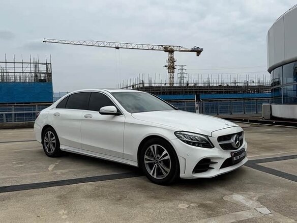 2019 Mercedes-Benz C-Класс 180 IV (W205) Рестайлинг, белый, 2100000 рублей - вид 1