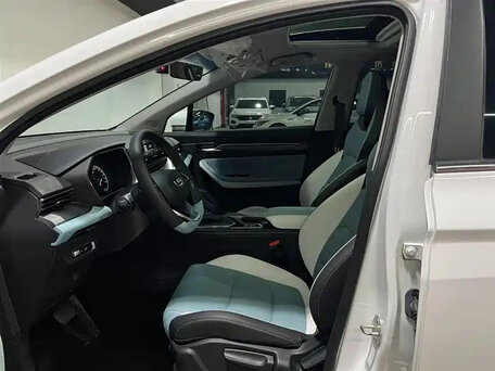 2023 Geely Emgrand S, белый, 1060000 рублей, вид 5