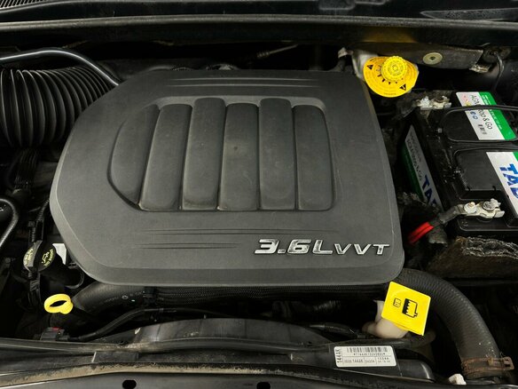 2014 Chrysler Voyager Grand V Рестайлинг, чёрный - вид 16