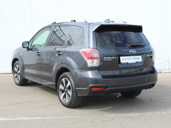 2017 Subaru Forester IV Рестайлинг 2, серый, 1900000 рублей - вид 4
