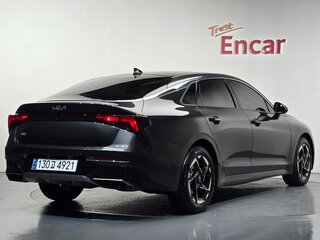 2023 Kia K5 III Рестайлинг, чёрный, 2390200 рублей, вид 2