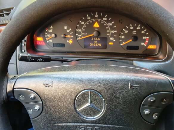 2001 Mercedes-Benz E-Класс 240 II (W210, S210) Рестайлинг, чёрный - вид 6