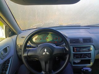 2002 Mitsubishi Galant VIII Рестайлинг, серебристый, 150000 рублей, вид 5