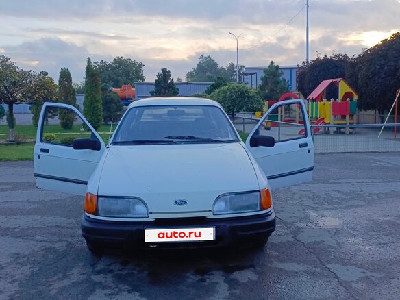 1988 Ford Sierra I Рестайлинг, белый, 70000 рублей