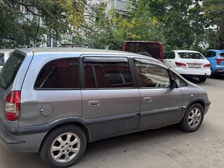 2004 Opel Zafira A Рестайлинг, серебристый, 220000 рублей, вид 2