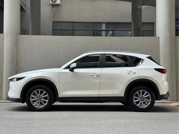 2023 Mazda CX-5 II Рестайлинг, белый, 2480000 рублей - вид 3