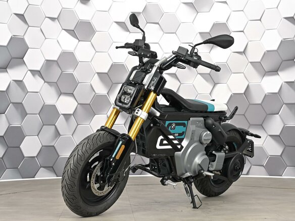 2024 BMW CE 02, чёрный, 629000 рублей - вид 1
