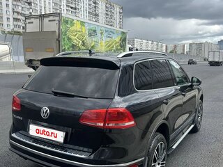 2017 Volkswagen Touareg II Рестайлинг, чёрный, 2550000 рублей, вид 4
