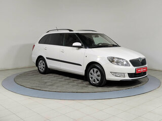 2011 Skoda Fabia II Рестайлинг, белый, 749900 рублей, вид 2
