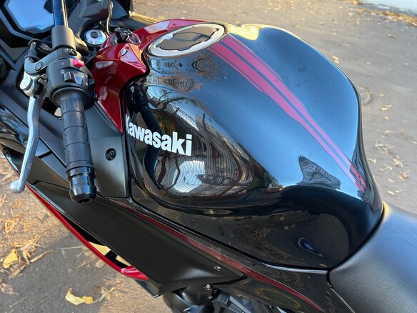 2021 Kawasaki ER-6F (Ninja 650R), красный, 825000 рублей - вид 9
