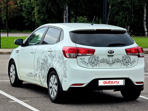 2015 Kia Rio III Рестайлинг, белый, 767000 рублей - вид 8