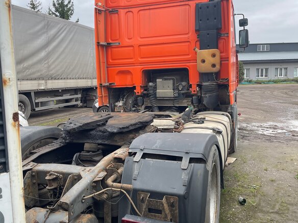 1998 DAF XF 95, оранжевый, 600000 рублей - вид 5