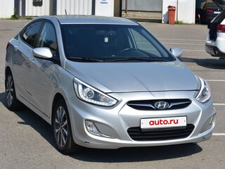 2013 Hyundai Solaris I, серебристый, 760000 рублей, вид 3