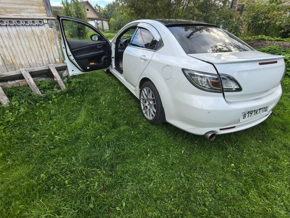 2011 Mazda 6 II (GH) Рестайлинг, белый, 1100000 рублей - вид 5