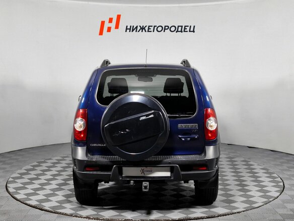 2017 Chevrolet Niva I Рестайлинг, синий, 609000 рублей - вид 6