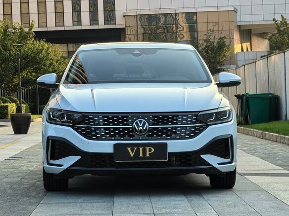 2023 Volkswagen Lavida III Рестайлинг, белый, 1595000 рублей