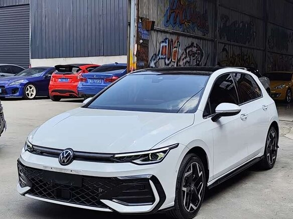 2025 Volkswagen Golf VIII Рестайлинг, белый, 2360000 рублей - вид 2