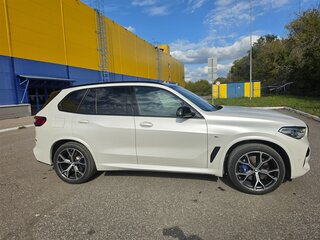 2021 BMW X5 30d IV (G05/G18), белый, 8350000 рублей, вид 4
