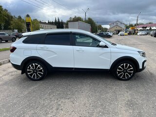 2023 Lada (ВАЗ) Vesta SW Cross I Рестайлинг (NG), белый, 1330000 рублей, вид 4
