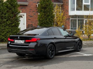 2022 BMW 5 серии 530d xDrive VII (G30/G31/G38) Рестайлинг, чёрный, 5900000 рублей, вид 4