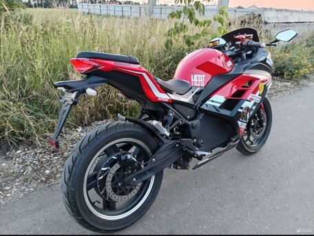 2025 Yamaha YZF-R3, красный, 175000 рублей, вид 3