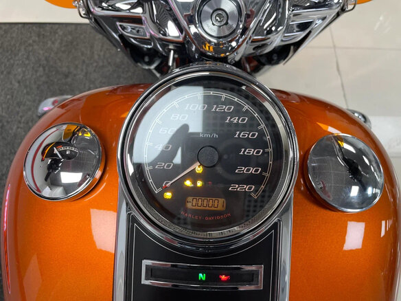 2023 Harley-Davidson Electra Glide, оранжевый, 3790000 рублей - вид 7