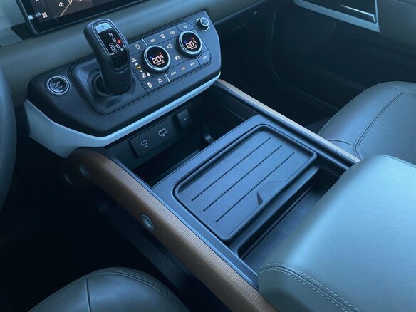 2021 Land Rover Defender 90 II, серебристый, 7250000 рублей - вид 26