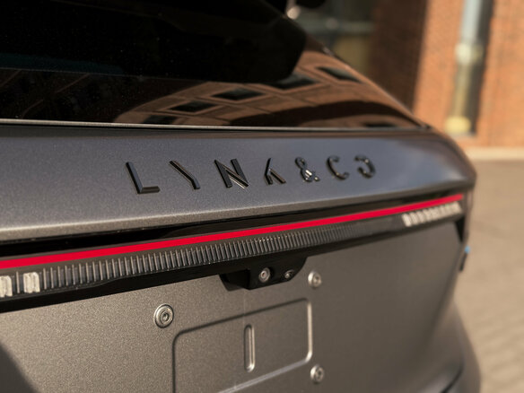 2026 Lynk & Co 07 GT I Рестайлинг, серебристый, 5650000 рублей - вид 8