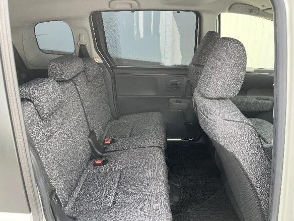 2023 Toyota Sienta III, белый - вид 13