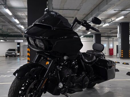 2019 Harley-Davidson Road Glide, чёрный, 2500000 рублей, вид 1