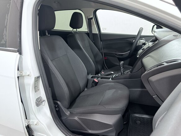 2017 Ford Focus III Рестайлинг, белый, 1190000 рублей - вид 8