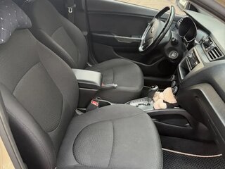 2015 Kia Rio III Рестайлинг, бежевый, 840000 рублей, вид 4