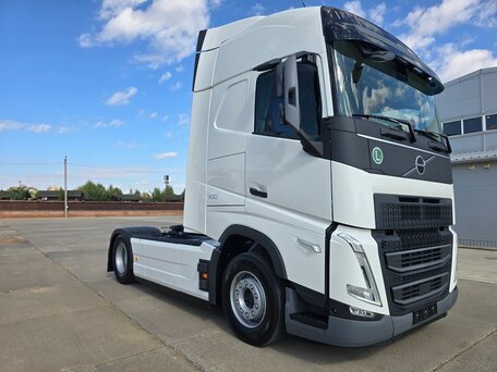 2026 Volvo FH, белый, 18600000 рублей, вид 3