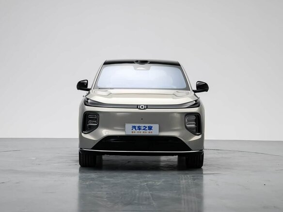 2026 Changan Qiyuan Q07 31.7 kWh, серый, 3480000 рублей - вид 3