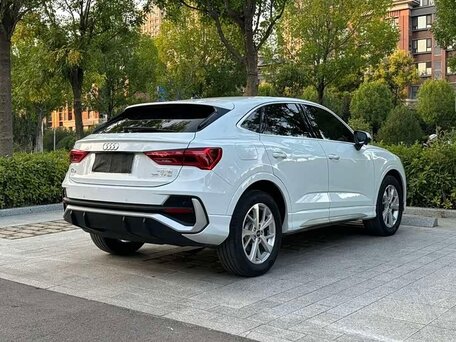 2023 Audi Q3 Sportback 35 TFSI MHEV II (F3), белый, 2440000 рублей, вид 4