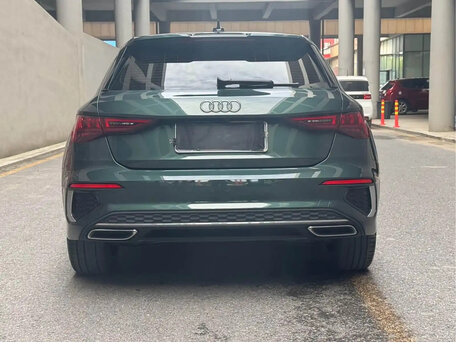 2023 Audi A3 Sportback 35 TFSI IV (8Y), зелёный, 2300000 рублей, вид 3