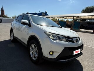 2013 Toyota RAV4 IV (XA40), белый, 1530000 рублей, вид 4