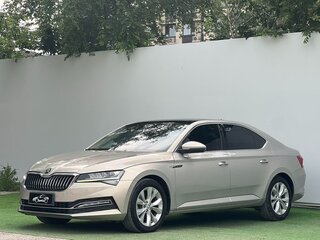 2022 Skoda Superb III Рестайлинг, бежевый, 2029000 рублей, вид 1