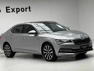 2025 Skoda Superb III Рестайлинг, серебристый, 3350000 рублей, вид 2