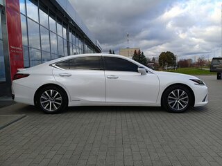 2018 Lexus ES 300h VII, белый, 4200000 рублей, вид 4